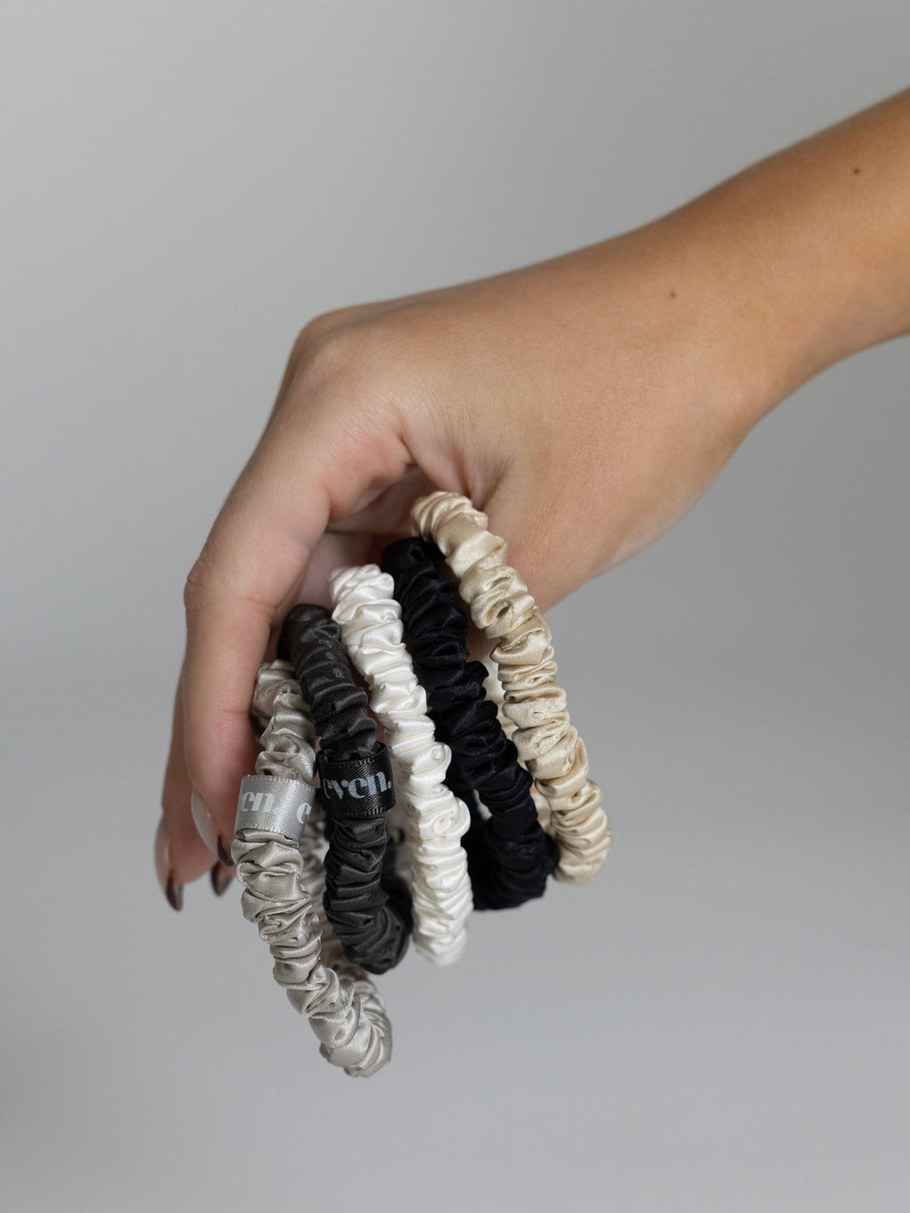 Even this one |  5 stk. 100% mulberry silke elastikker