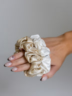 Even this one |  2 stk. 100% mulberry silke elastikker (White, Beige)