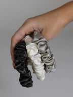 Even this one | 3 stk. 100% mulberry silke elastikker (Grey, white, antracite)