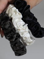 Even this one | 3 stk. 100% mulberry silke elastikker (Antracit, white, black)